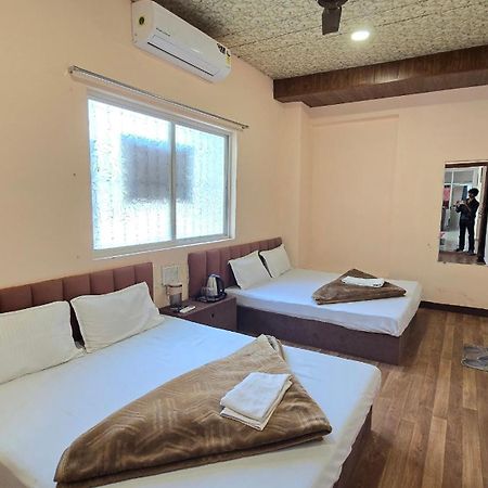 Hotel Maheshwari Green'S Udždžain Exteriér fotografie