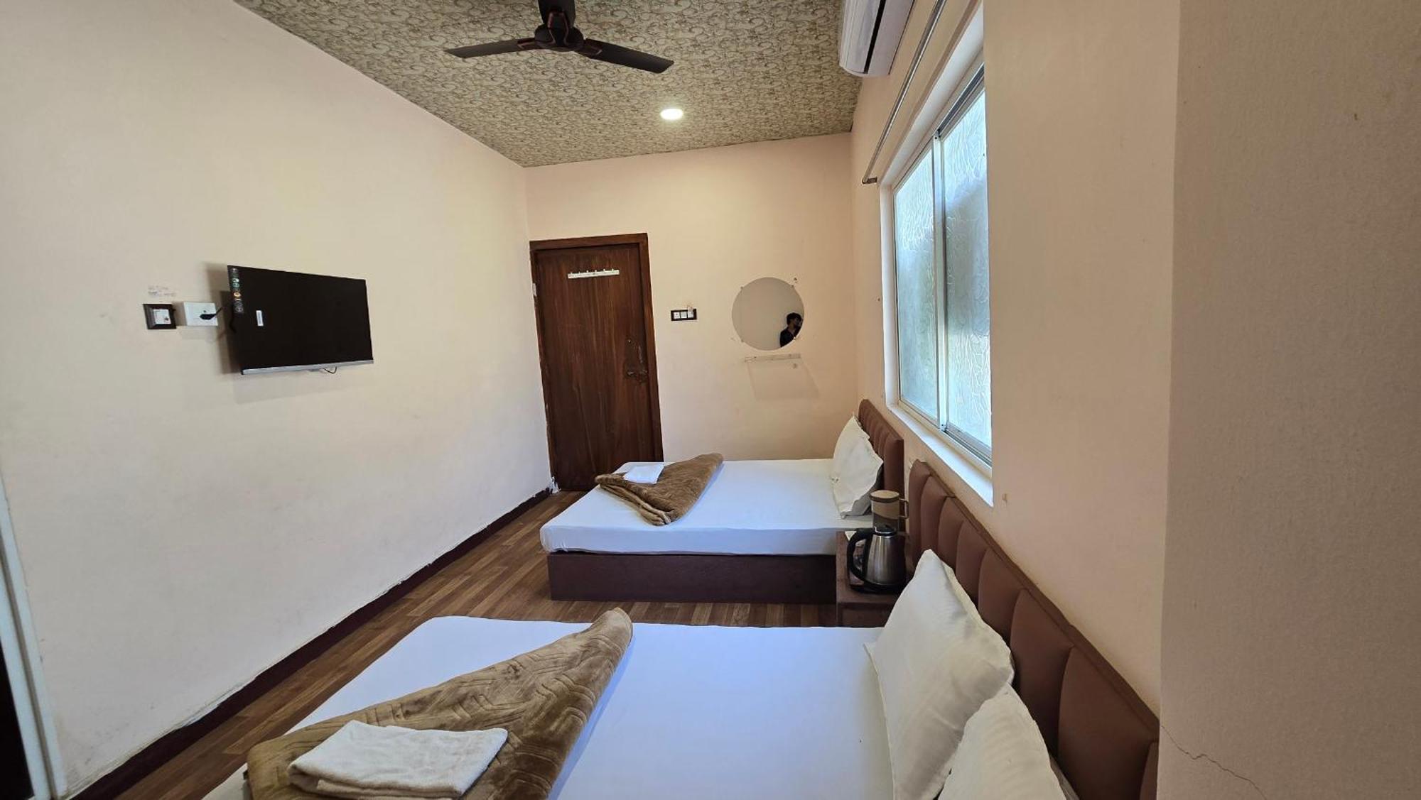 Hotel Maheshwari Green'S Udždžain Exteriér fotografie