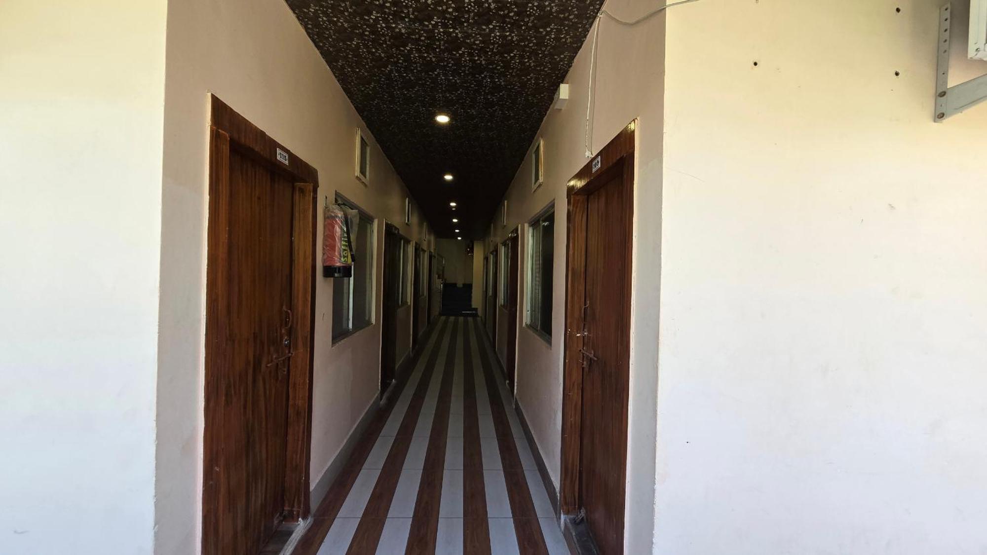 Hotel Maheshwari Green'S Udždžain Exteriér fotografie