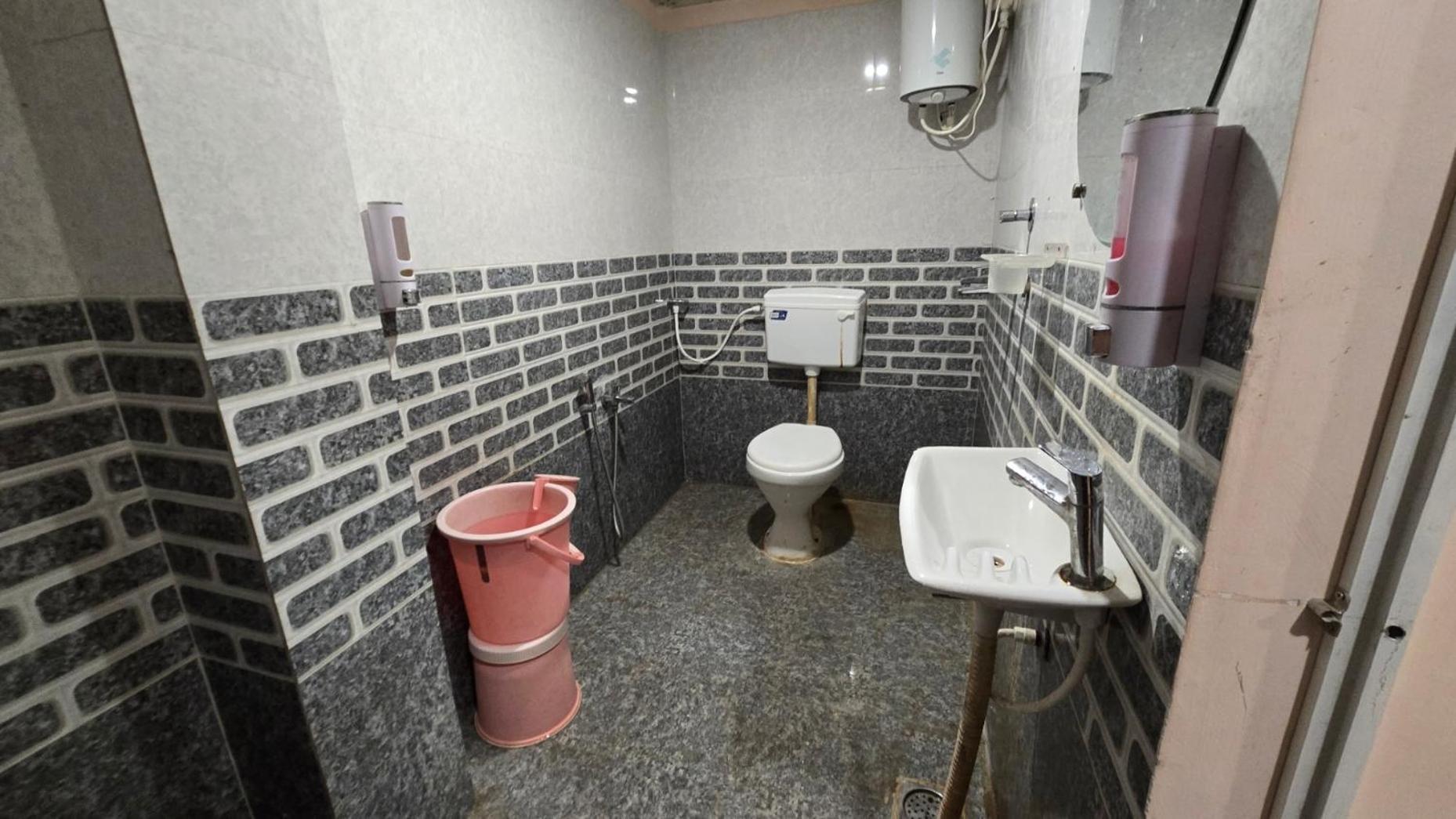 Hotel Maheshwari Green'S Udždžain Exteriér fotografie