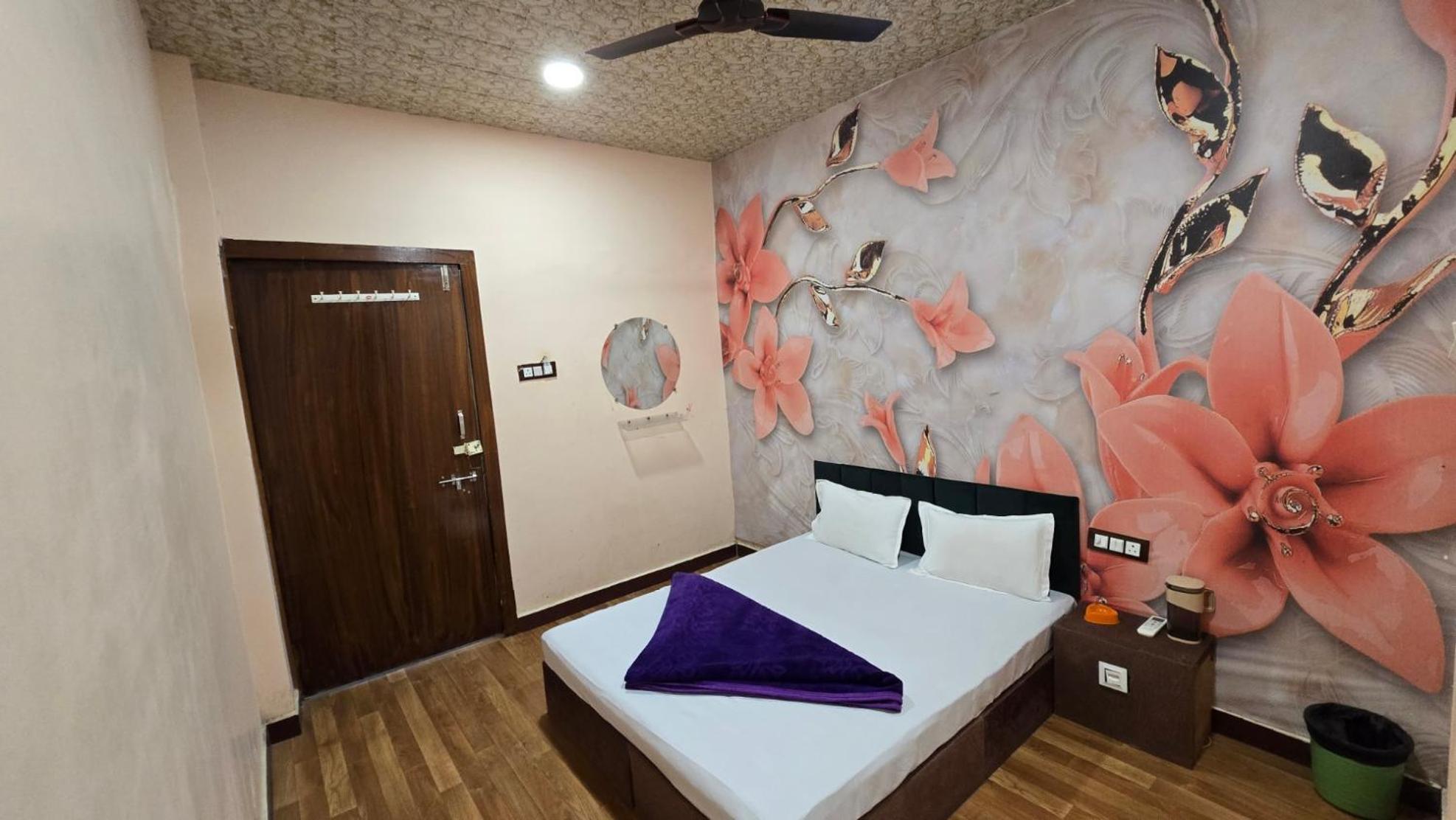 Hotel Maheshwari Green'S Udždžain Exteriér fotografie