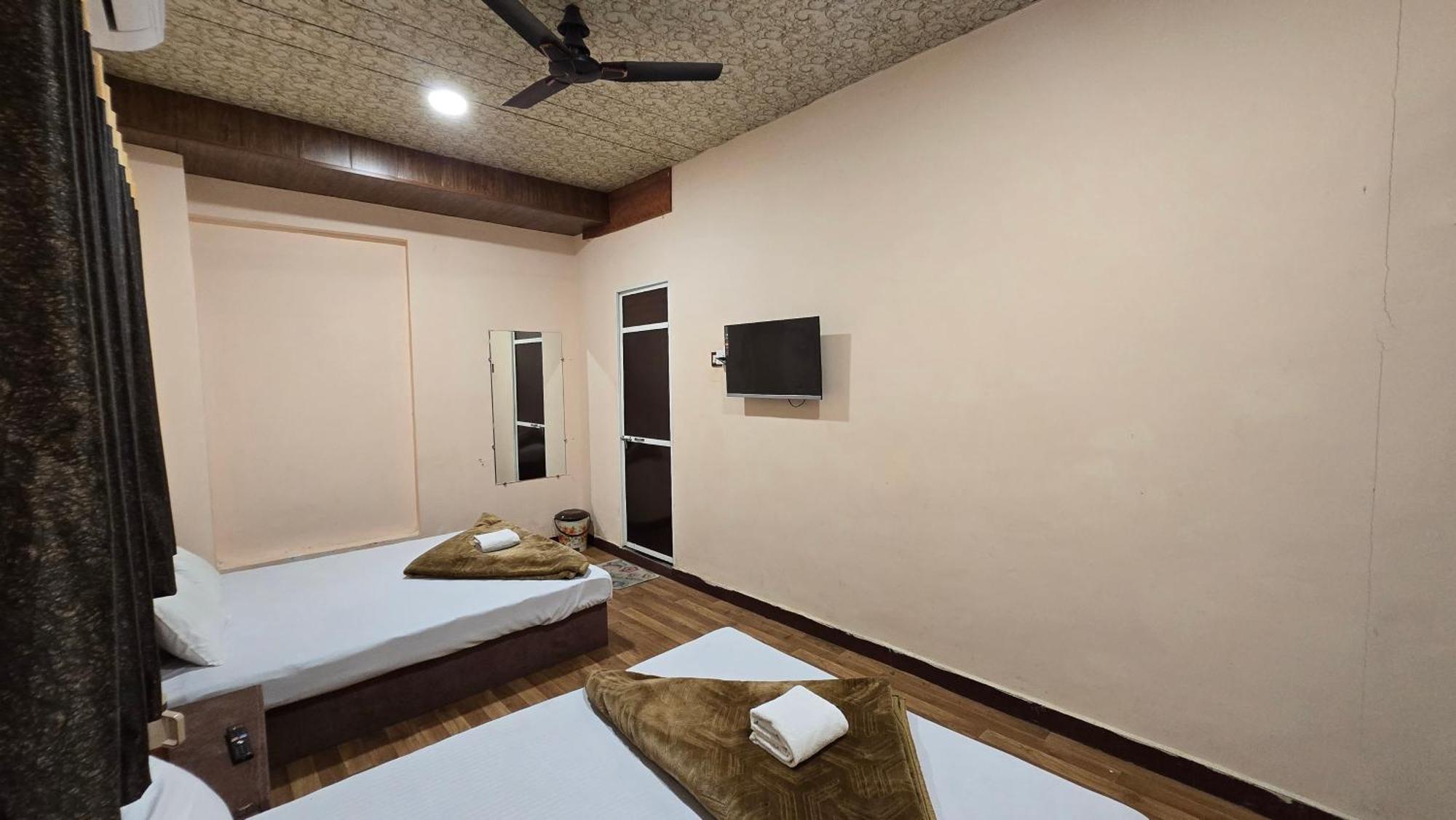 Hotel Maheshwari Green'S Udždžain Exteriér fotografie