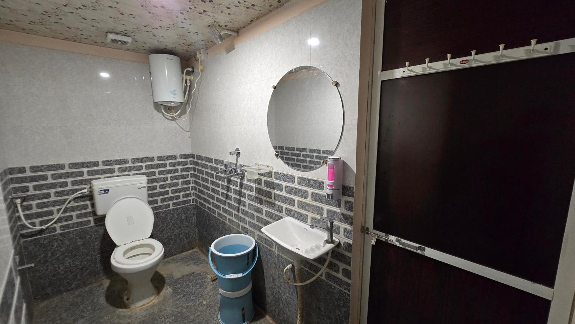 Hotel Maheshwari Green'S Udždžain Exteriér fotografie